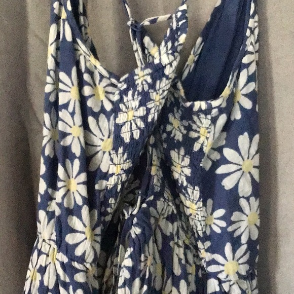 American Eagle Daisy romper - Picture 2 of 5